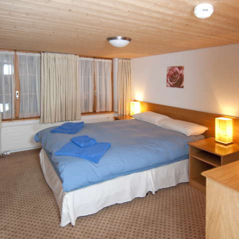 in Lauterbrunnen Double bedroom in Chalet Rosa